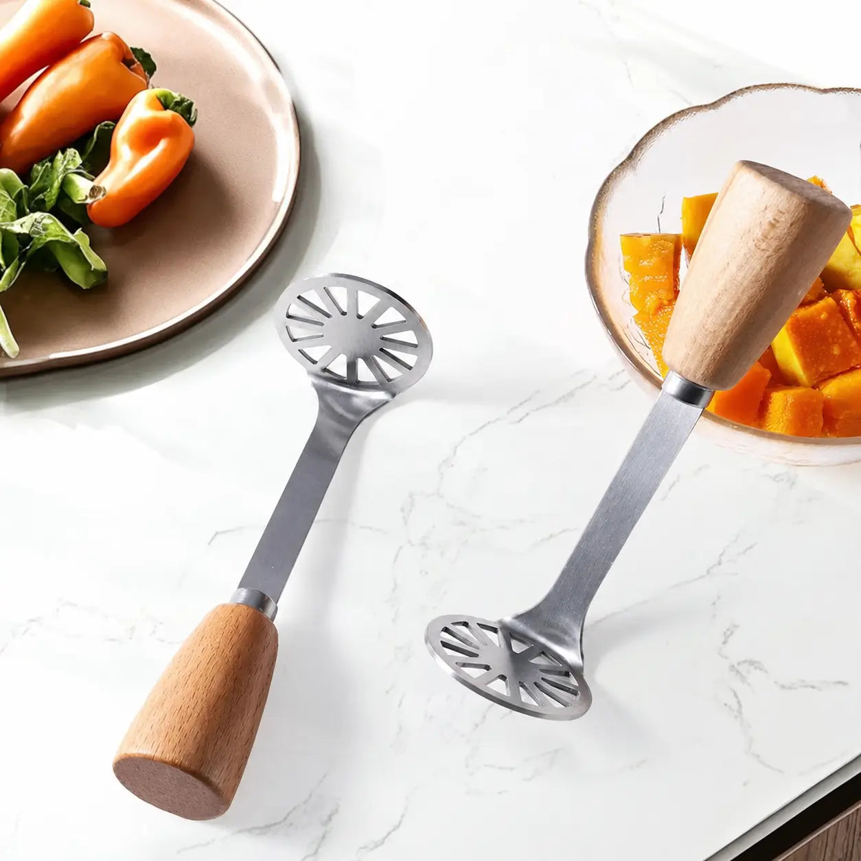 2-piece mini stainless steel masher set with non-slip wood handles for potatoes, avocados, beans and easy homemade purees in small kitchens Tomyhome Global