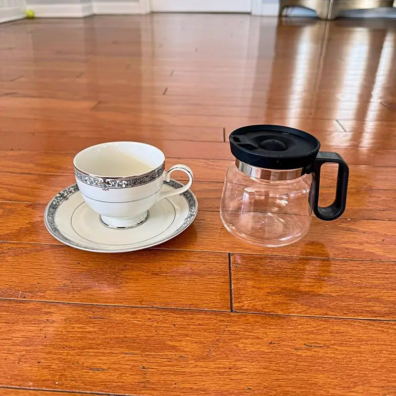 Glass Coffee Pot Shape Mug with Lid 473ml Cute Novelty Small Spill-Proof Carafe Style Drinkware for Office and Travel 10cm Tall 9.5cm Wide
